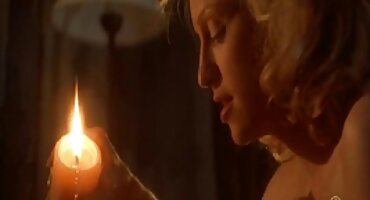 ນັກຮຽນຫນຸ່ມໄດ້ດູດຄູອາຈານຂອງນາງສໍາລັບສິນເຊື່ອຟີຊິກ