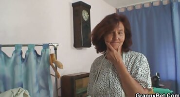 ເດັກຍິງສີຂາວໄດ້ຖືກມອບໃຫ້ negro ສໍາລັບການພານາງໄປ Malibu