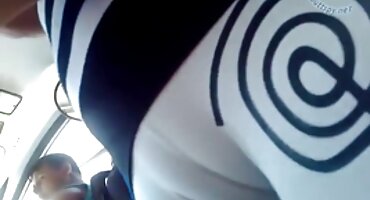 ນາງ Karina ພຽງເລັກນ້ອຍຕື່ນເຕັ້ນຫຼາຍໂດຍການຊື້ລົດໃຫມ່ທີ່ນາງໄດ້ເລີ່ມຕົ້ນທີ່ຈະ masturbate ໃນບ່ອນນັ່ງຫລັງ