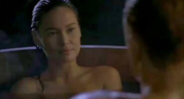 ຜູ້ຊາຍແລະເດັກຍິງໄດ້ເຊື້ອເຊີນຫມູ່ເພື່ອນໄປຢ້ຽມຢາມແລະມີເພດສໍາພັນໃນ trai