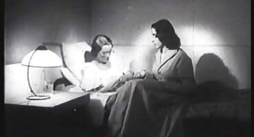 ແຕກ milf milf wets cock ຊາຍຫນຸ່ມກ່ອນທີ່ຈະ fucking pussy ຂອງນາງ