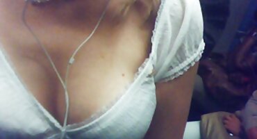 ພັນລະຍາບໍ່ໄດ້ຮັບການ bored ໃນຂະນະທີ່ສາມີແມ່ນກ່ຽວກັບການເດີນທາງທຸລະກິດ,ເນື່ອງຈາກວ່າລາວມີເພື່ອນບ້ານເປັນ