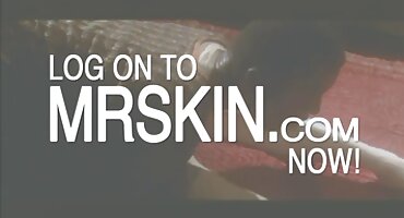 ຂ້າພະເຈົ້າໄດ້ດູດຢູ່ໃນຫ້ອງນ້ໍາຂອງຮ້ານອາຫານແລະຍອມຈໍານົນໃນ Pussy