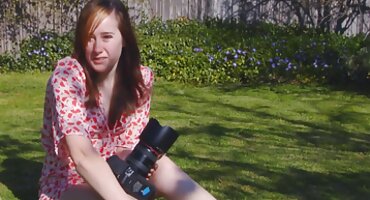 ເດັກຍິງຮ້ອນສອງຄົນໄດ້ຕົກລົງໃນ Pov Threesome