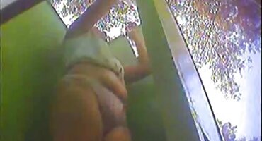 ມີອໍານາດແລະ wanton fucks bitch ໃນກົ້ນ stretched ຂອງນາງ