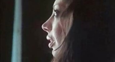 Threesome ຂອງແມ່ຍິງມັກແມ່ horny fucked ຮ້ອນໃນ cam