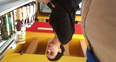 Stepmom ສະແດງໃຫ້ເຫັນ pussy ຂອງນາງກັບ stepson ອີກເທື່ອຫນຶ່ງແລະ seduced ມີເພດສໍາພັນ