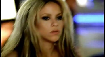 Horny ພໍ່ fucks ຫມູ່ລູກສາວໃນຂະນະທີ່ນາງນອນປະຕູຕໍ່ໄປ