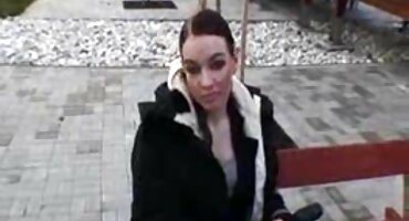 ຜິວເນື້ອສີຂາວ babe ຮັກການຮ່ວມເພດກັບຜູ້ຊາຍທີ່ມີປະສົບການ