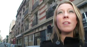 ເອື້ອຍນ້ອຍໄດ້ສະແດງໃຫ້ນ້ອງຊາຍຂອງນາງ pussy ຂອງນາງແລະນັ້ນແມ່ນວິທີທີ່ມັນສິ້ນສຸດລົງ