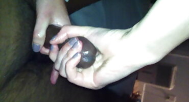 Ebony chick fucking ກັບຮູບລັກສະນະທີ່ເຫມາະສົມ