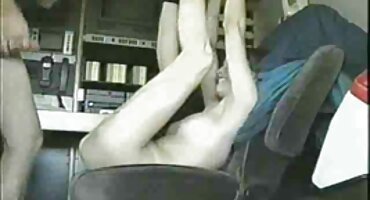 Hentai porn comic ກ່ຽວກັບການຜະຈົນໄພທາງເພດຂອງໄກ່ busty