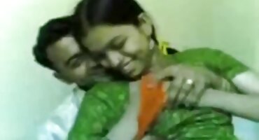 Pickup porn ແຜ່ຂະຫຍາຍສາວ redhead ສໍາລັບການຮ່ວມເພດສໍາລັບເງິນ