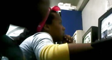 ພໍ່ Jiggly ສອນການຮ່ວມເພດທາງຮູທະວານລູກສາວທີ່ບໍ່ມີປະສົບການ