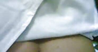 ເບິ່ງ porn cheating ເປັນສາມີ fucks ຫມູ່ຂອງພັນລະຍາໃນຂະນະທີ່ນອນຢູ່ໃກ້ຄຽງ